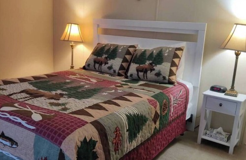 Elizabeth Resort | Classy 3 Bed home w/pool access - Moose Cabin