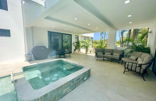 Playa Hermosa Apartment | Classy Beachfront Home with Private Pool - Hermosa Palms 110