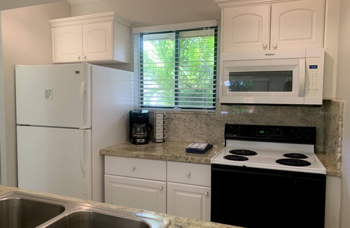 Hunt Club Cottage | Classy Cottage in PGA National