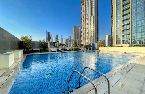 Bur Dubai Apartment | Classy Downtown Bliss with Dubai Mall Access