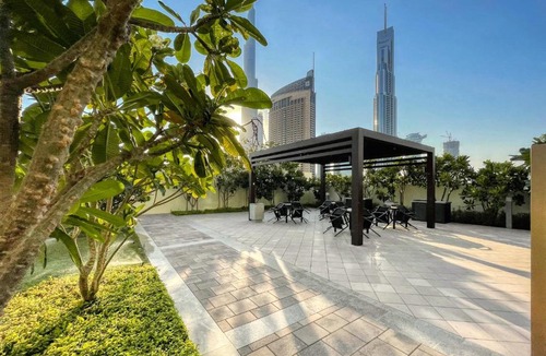 Bur Dubai Apartment | Classy Downtown Bliss with Dubai Mall Access