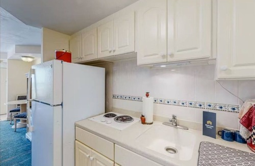 Ortona Park Apartment | Classy King studio w/full kitchen, many amenities, in a direct oceanfront resort