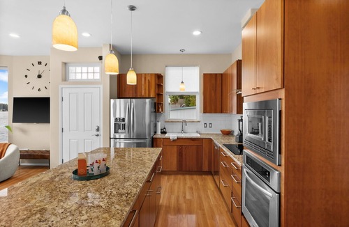 Grapeview House | Classy, Modern 3BR Mason Lake lakefront house & private dock. Amazing sunrises!