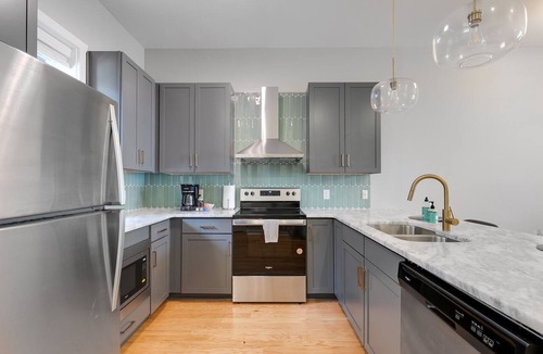 Church Hill Apartment | Classy, Spacious Apt Near Esteemed Restaurants