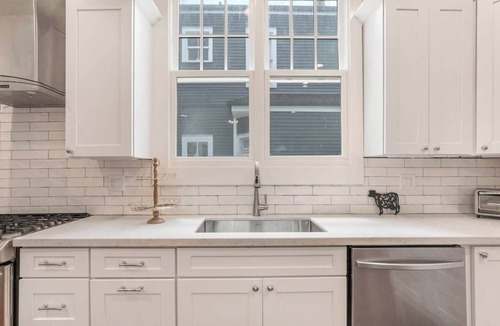 Touro House | Classy Upscale Home | Perfect Uptown Location