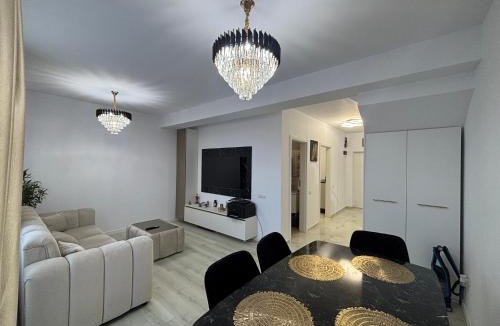 Lipia Villa | Claudia MG