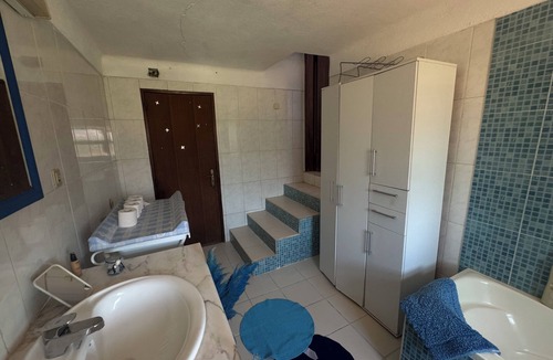 Abrantes Cottage | Clay shed