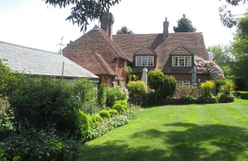 Hassocks Bed & Breakfast | Clayton Wickham Farmhouse