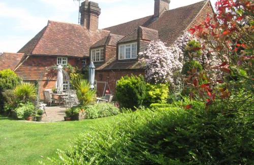 Hassocks Bed & Breakfast | Clayton Wickham Farmhouse