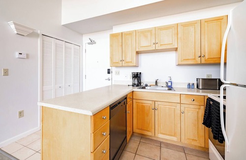Downtown Cleveland Apartment | CLE 2BR Loft/Progressive/Playhouse/Wolstein/1 FREE Parking.