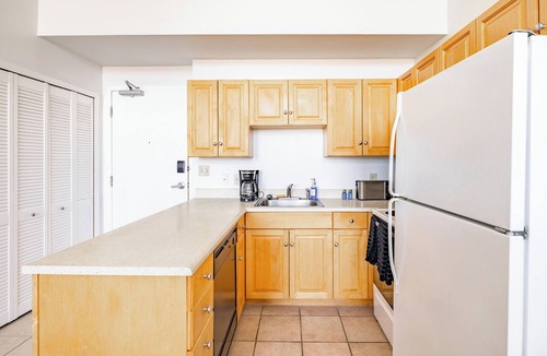 Downtown Cleveland Apartment | CLE 2BR Loft/Progressive/Playhouse/Wolstein/1 FREE Parking.