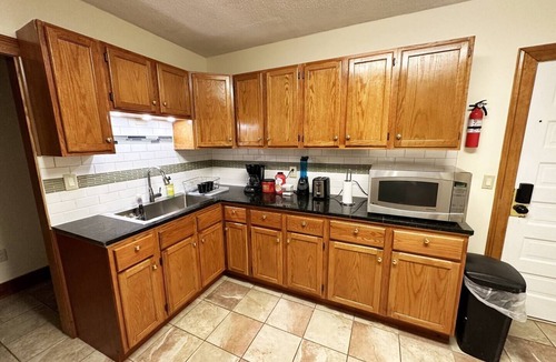 Downtown Minneapolis Apartment | Clean 1st floor 4 bedroom Near Downtown [1-4]