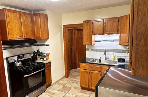 Downtown Minneapolis Apartment | Clean 1st floor 4 bedroom Near Downtown [1-4]