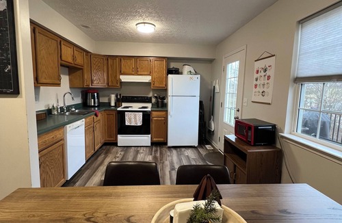 Williamstown House | Clean 3 bedroom, 2.5 bathroom townhouse within minutes of the Ark Encounter!