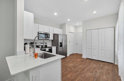 Baymeadows House | Clean 3BR Townhome/Close to Mayo and Beaches
