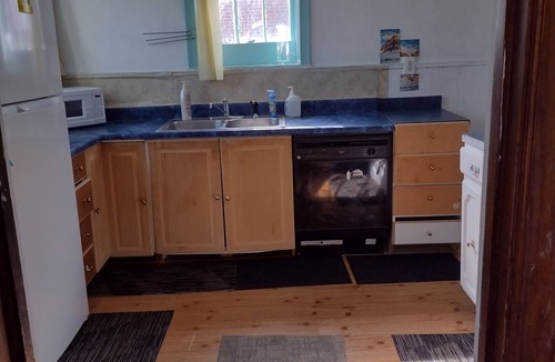 Northwoods House | Clean and Quiet 3-bedroom house for NON-Smokers only