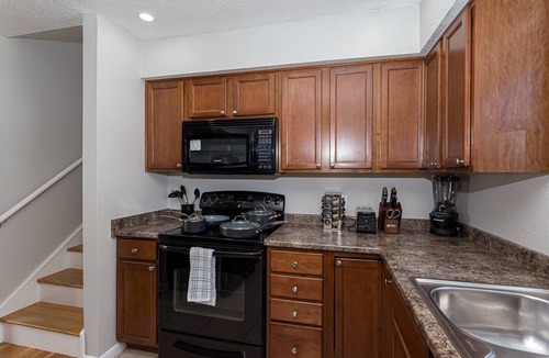 Bettendorf House | Clean and updated with a Hot Tub Minutes away from the new Bettendorf Waterpark