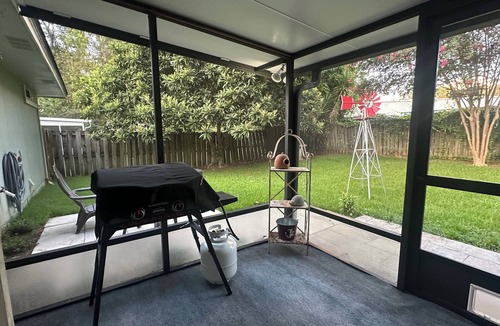 Tallahassee House | Clean, Bright & Peaceful home in quiet neighborhood close proximity to FSU &FAMU