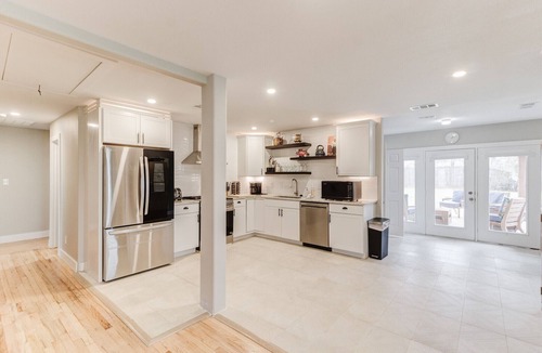 Central Arlington House | "Clean! CLEAN! ! Comfy! ! COMFORTABLE! ! BEST PLACE EVER!" FIVE STARS!