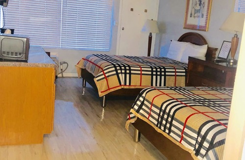Martinsburg House | Clean, Comfortable and Relaxing Short & Long Term Rentals
