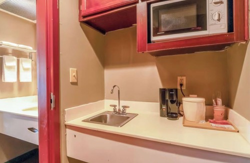 Jonesboro Hotel | Clean & Comfortable Jonesboro Stays: Minutes to Craighead Forest Park | 4 Units