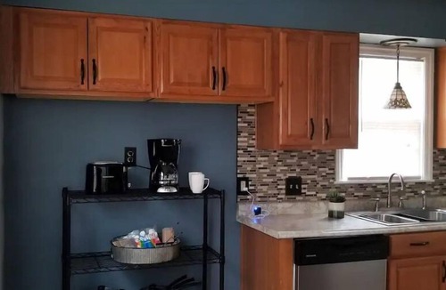 Hamilton House | Clean & comfortable ranch-minutes from Spooky Nook and downtown Hamilton