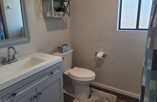 Clarkston House | Clean, comfortable space in a very convenient area of downtown Clarkston.