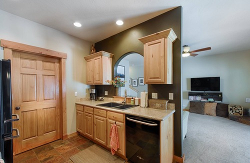 McCall House | Clean Comfortable Townhome with Hot Tub Sleeps 7