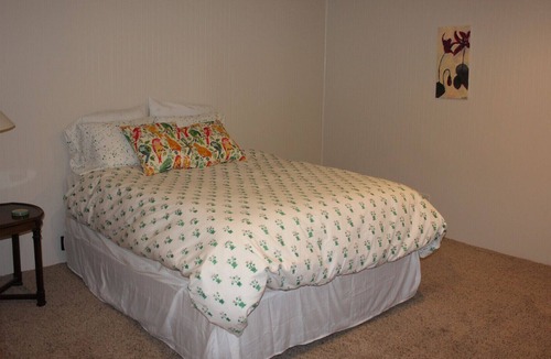 South Jordan Apartment | clean, comfortable, roomy, large kitchen, private entrance
