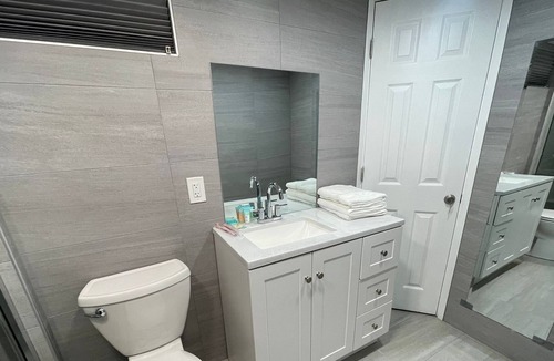 Hempstead House | Clean & Confidential Suite with Private Entrance