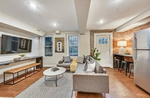 Highland Park House | Clean contemporary escape