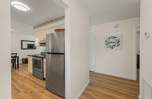 Rockledge House | Clean & Cozy! USSSA, Iceplex, Viera, Cocoa Beach, Cruises and Beaches nearby!