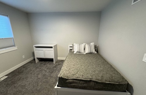 Gillette House | Clean House w/ Firepit + Car Rental/airport shuttle available upon request