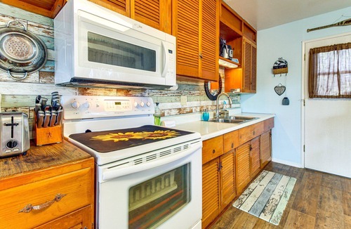 Overgaard Cabin | Clean Private Pet-friendly Family Getaway