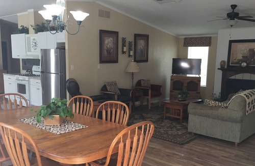 Aztec House | Clean, Quite and Spacious with lots of Parking