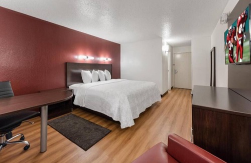 Crosswoods Hotel | Clean Renovated Space for Travelers with Free Parking Near Attractions