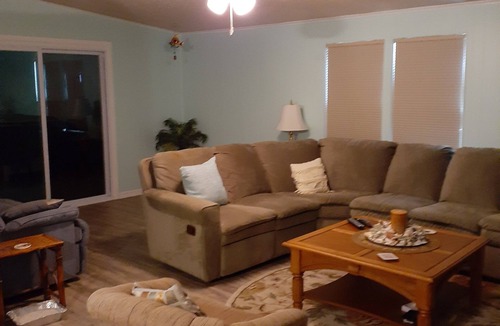 Largo House | Clean spacious 2BR mobile home in great senior community in Largo Florida