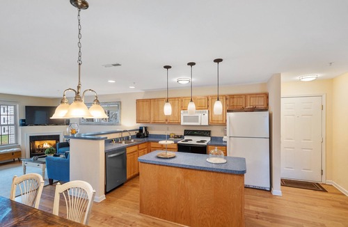 Rehoboth Beach Condo | Clean Spacious Condo Pools Tennis Grilling Area Sleeps 7