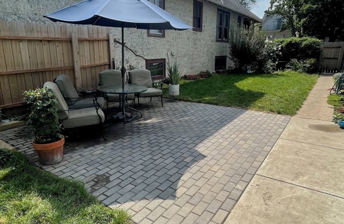 Irving Park East Apartment | Clean & sunny, 2bd, private deck, 15min to Wrigley!