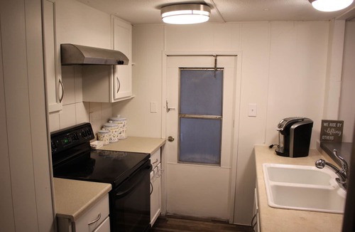 Columbia House | Clean, Updated, Budget Friendly & a little Quirky