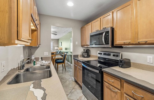 Madeira Beach Condo | Clear Beach Views - Balcony - Madeira Norte #414