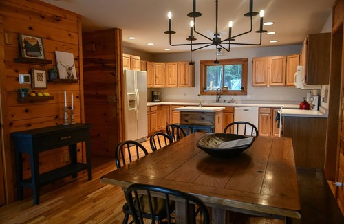 Tomahawk Cabin | Clear Lake Cabin & Sandy Beach close to Tomahawk