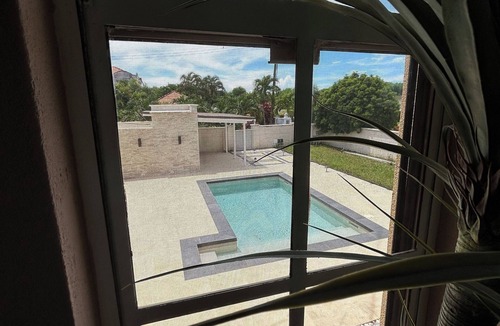 Clermont House | Clearview Estate 7 bedrooms with pool & AC