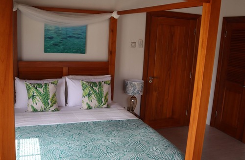 Duncans Villa | Clearview villa is a beautiful 5 Bed Room villa within Gated Estate.