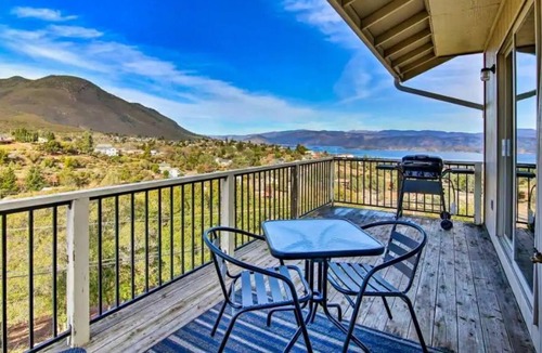 Kelseyville House | Clearvue Crest ~ Lake View Stunner in Wine Country