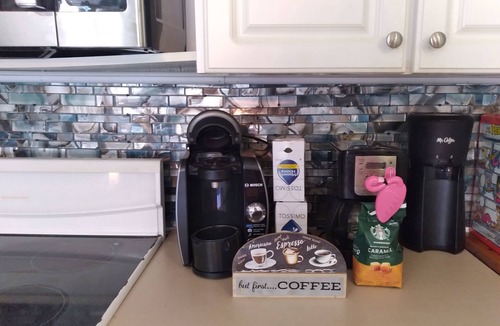 Clearwater House | Clearwater 5 minutes from Blue Jays Training Camp ! Romy's Coastal Cottage