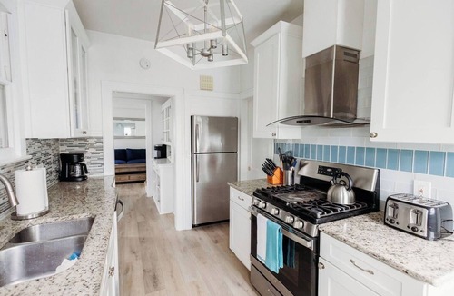 Clearwater Beach House | Clearwater Beach Bungalow Steps from the sand! Private Heated Pool!