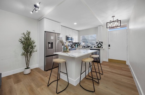 Clearwater Condo | Clearwater Beach Vibes Condo 2 Beds w/Pool - The Savoia