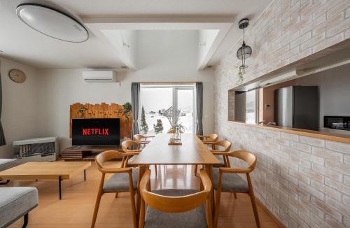 Nakafurano House | Clematis