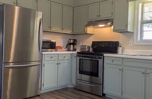 Kelso House | Clementine Cottage- Quiet Charming Cottage on Lincoln Lake